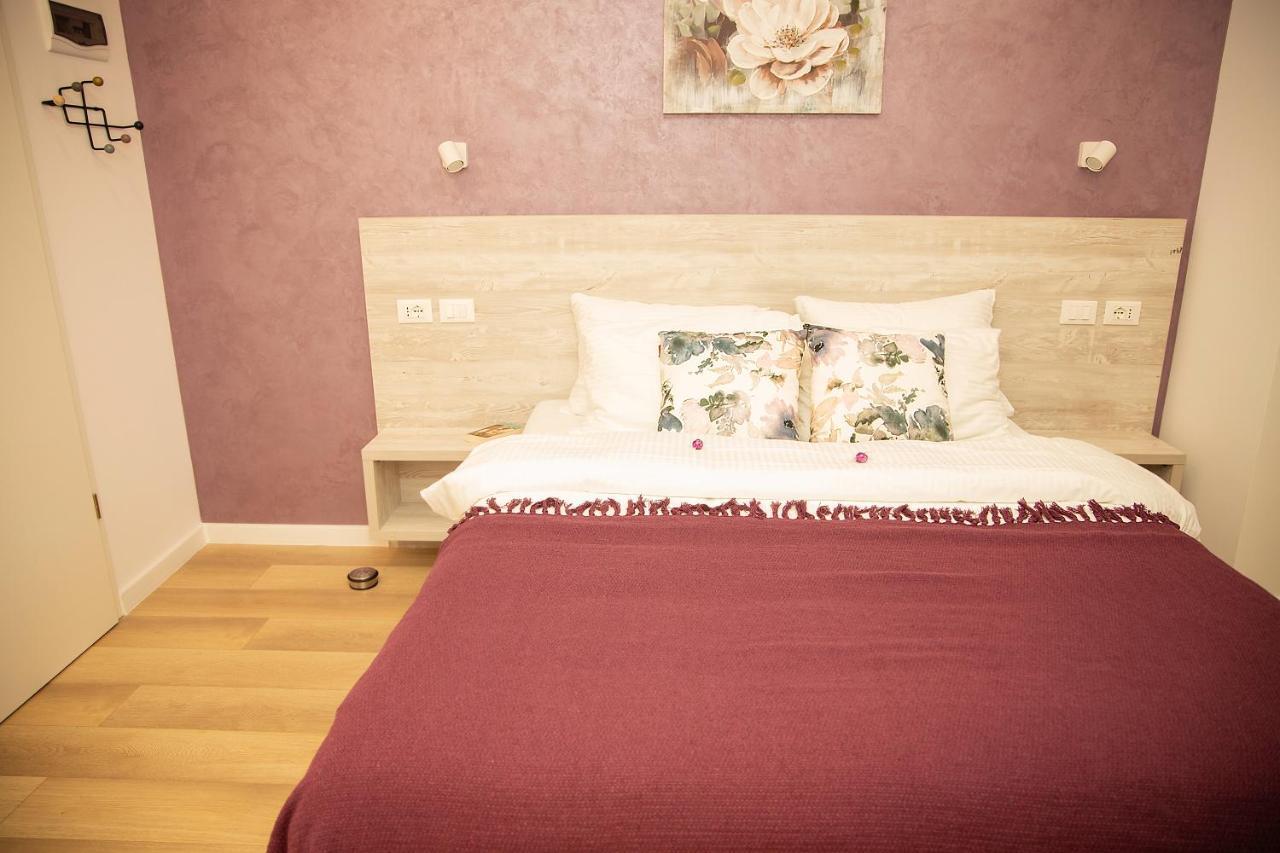 Manolle Boutique Aparthotel Bucharest Exterior photo