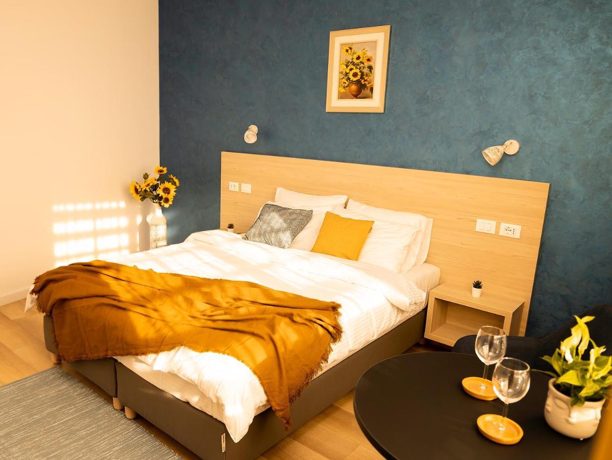Manolle Boutique Aparthotel Bucharest Exterior photo