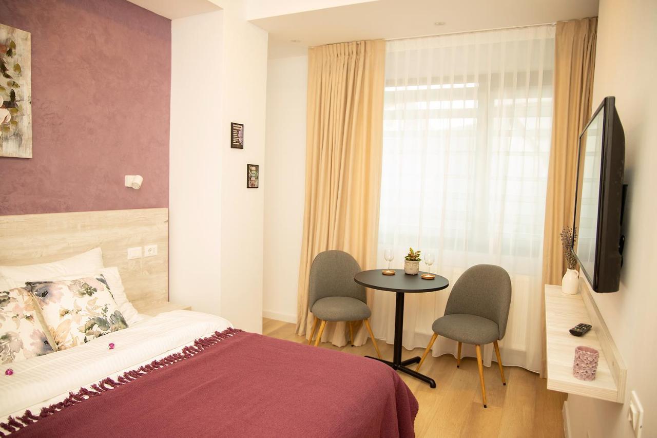 Manolle Boutique Aparthotel Bucharest Exterior photo