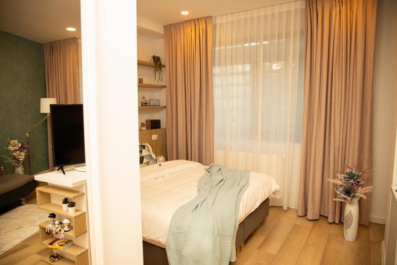 Manolle Boutique Aparthotel Bucharest Exterior photo