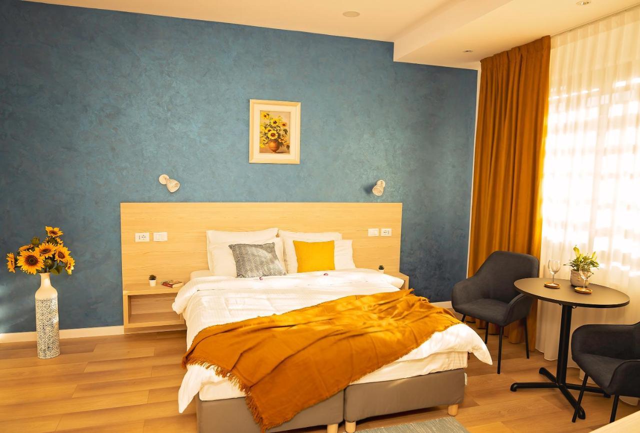 Manolle Boutique Aparthotel Bucharest Exterior photo